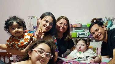Grupos. La mamá contó cómo se comunica con familias que ya viajaron.