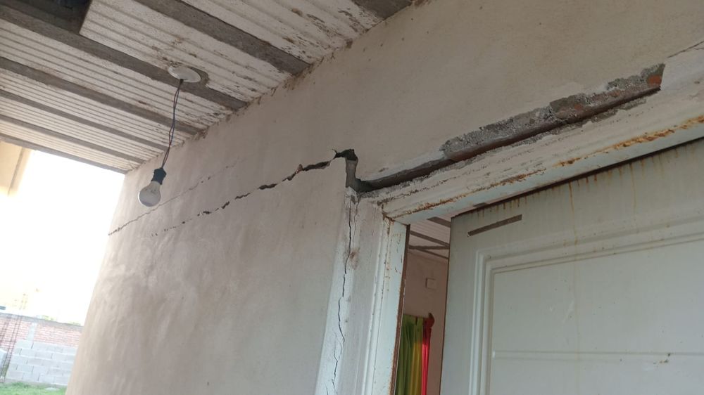 grieta en vivienda del 50 vv norte 2.jpg