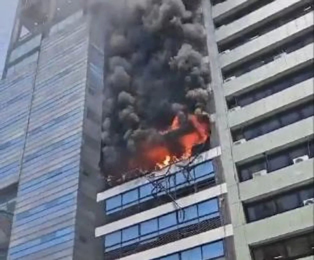 Incendio al lado de la Secretaría de Trabajo