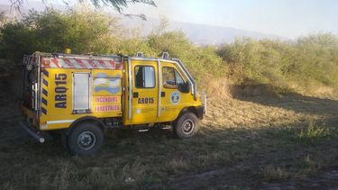 Logran sofocar las llamas en Fray Mamerto Esquiú