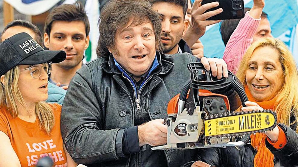 La motosierra de Milei apunta a las provincias, que pagarán el ajuste.&nbsp;