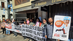 El FITU protesta por la toma de crédito 