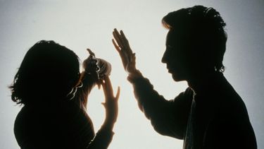 Tres jóvenes detenidos, dos por agredir a sus madres