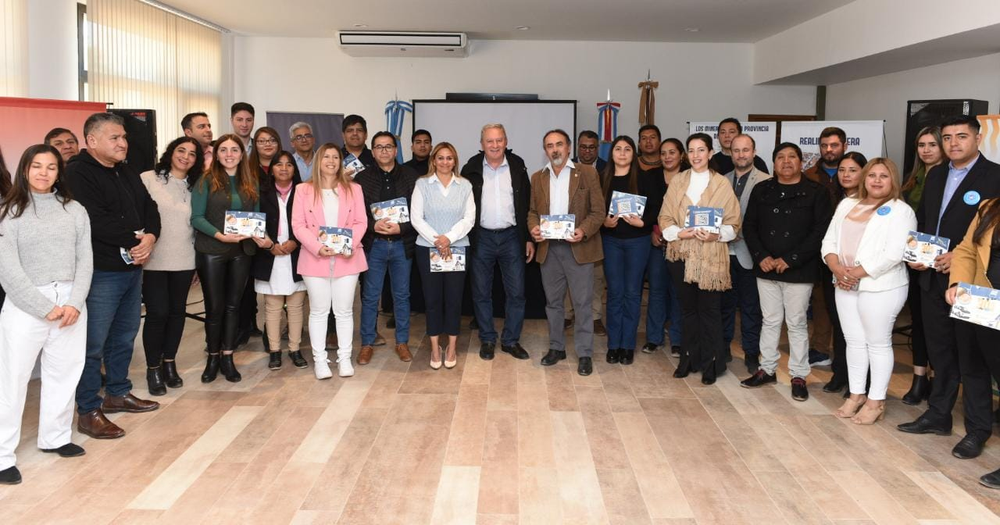 Con la participacion de Rubén Dusso se presento el libro 30 Objetos cotidianos que la minería hace posible en Fiambalá
