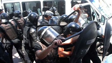 En junio, cada tres días se registró un ataque a la policía