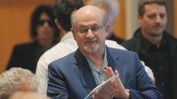 Salman Rushdie, de 75 años.