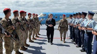 denuncian que milei le ofrecio a trump el puerto de ushuaia como pago para entrar a la junta por la paz