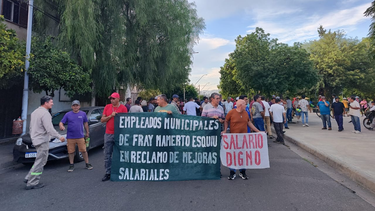 empleados de obras publicas piden la renuncia de ricardo arevalo