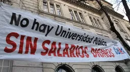 Advierten que tres de cada cuatro docentes universitarios debe acudir al pluriempleo para sobrevivir Advierten que tres de cada cuatro docentes universitarios debe acudir al pluriempleo para sobrevivir