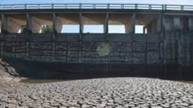Por la sequía, el agua potable tiene sabor salado en Montevideo