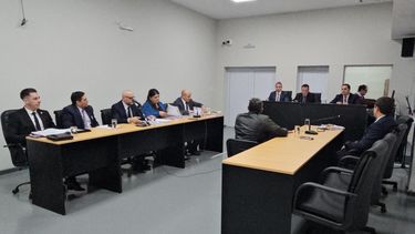 finalizo la primera jornada del debate contra elpidio guaraz
