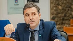 Guarda con la hernia. López Rodríguez consiguió dictamen para declarar el Día del Inspector de Flora y Fauna. Guarda con la hernia. López Rodríguez consiguió dictamen para declarar el Día del Inspector de Flora y Fauna.
