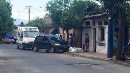 Mujer se descompensó mientras manejaba y terminó chocando