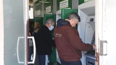 IFE, AUH, AUE, Prenatal, Tarjeta Alimentar y Jubilaciones: los que cobran mañana