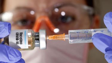 Vacunas: la OMS espera cientos de millones de dosis contra el coronavirus para diciembre