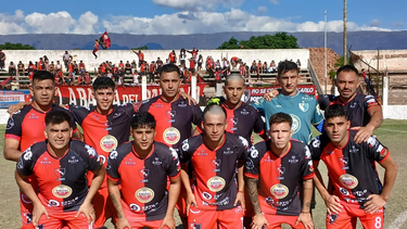 defensores de esquiu le gano 3 a 1 a independiente de la capital