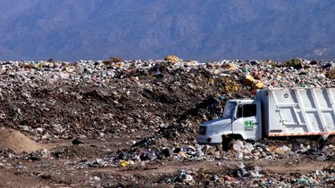 Analizan implementar un canon por el depósito de residuos