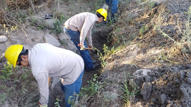 continuan los trabajos en los canales de riego en andalgala