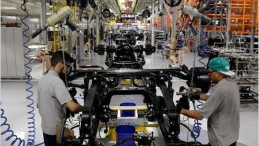 En los últimos tres años, la industria perdió más de cien mil empleos
