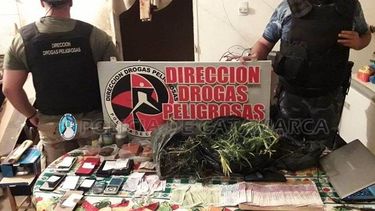 Hermanos y vecinos, detenidos por venta de marihuana