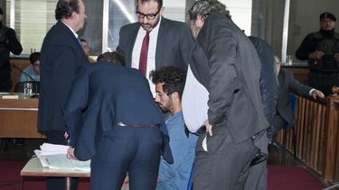 Se presentó por su hijo, declaró y se pidió su detención