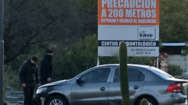 violento choque en la capital: motociclista termino herido y debio ser asistido de urgencia