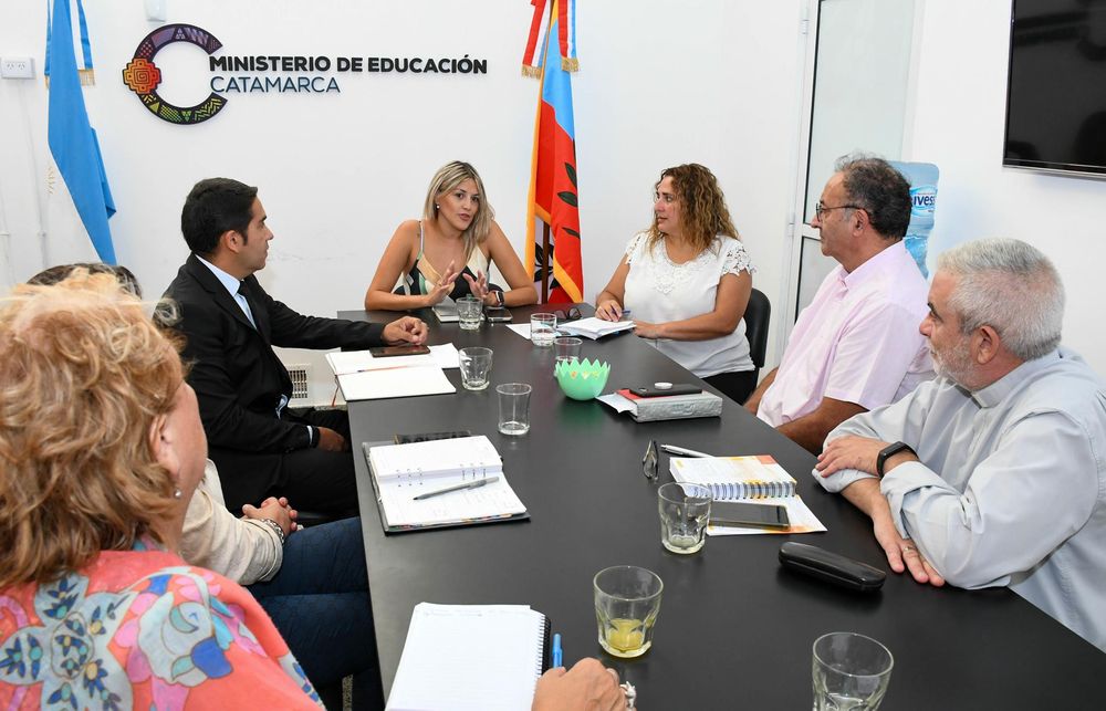 Centurión se reunió con representantes legales de Colegios Privados6.jpg