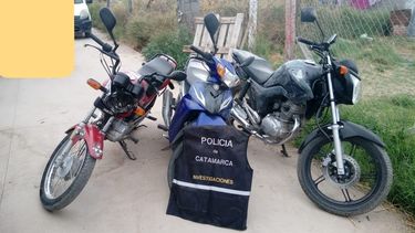 Descubren aguantadero de motos robadas y se recuperan cinco rodados