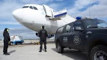 hay 14 detenidos por trata de personas tras operativos en bariloche y aeroparque