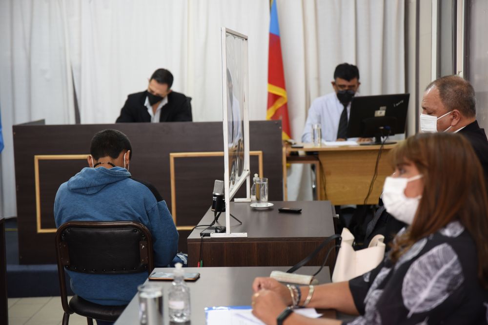 Audiencia. En la sala del tribunal de responsabilidad penal juvenil.&nbsp;