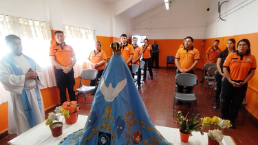 defensa civil recibio la visita de la madre del valle