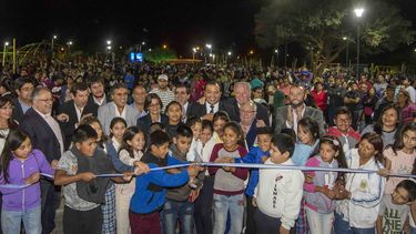 Corpacci, en la inauguración de un imponente Centro Recreativo en Santa María