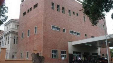 Una niña se cayó en la plaza 25 de Mayo y sufrió un corte en la cabeza
