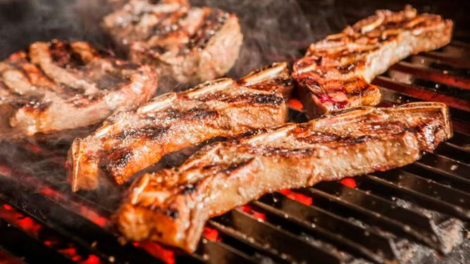 Acordaron ofertas de cinco cortes de carne parrillera para el asado de Navidad y Año Nuevo