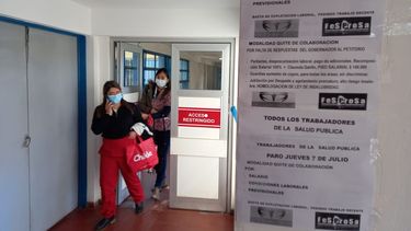 Reclamo. Los trabajadores de la salud de unieron para pedir mejoras.
