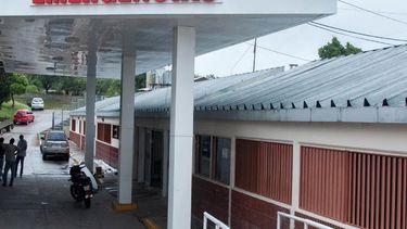 investigan un ataque a un hombre en un paseo publico de la capital