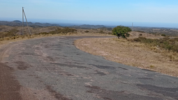 La banquina se ha convertido en la ruta principal
