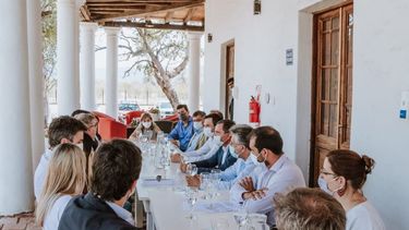 el gobierno avanzara con la reestructuracion del organigrama