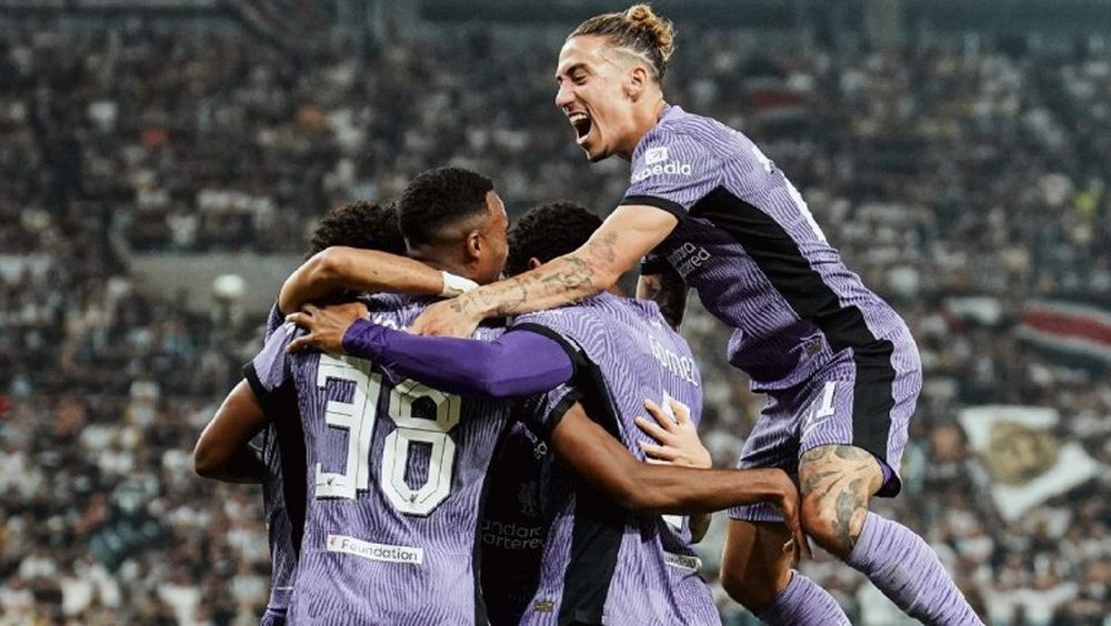Liverpool hanó en su debut