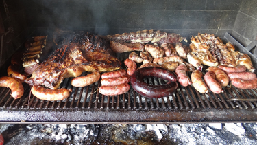 En medio de la pérdida del poder adquisitivo, el 70% dice que debió restringir el asado en su consumo