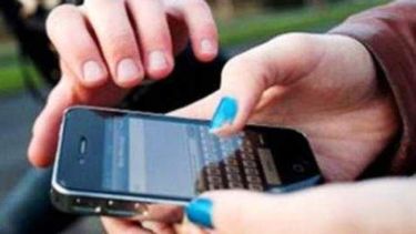 Les robaron los celulares y los carnés de estudiantes a dos niños