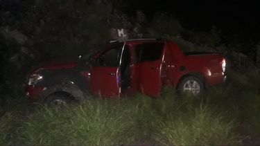 Volcó y cayó por un barranco en la Quebrada de Moreira