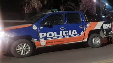 Agredió a su madre y se atrincheró