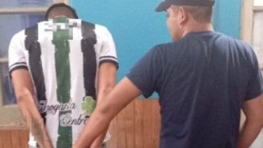 lo arrestaron por robar una pileta de lona