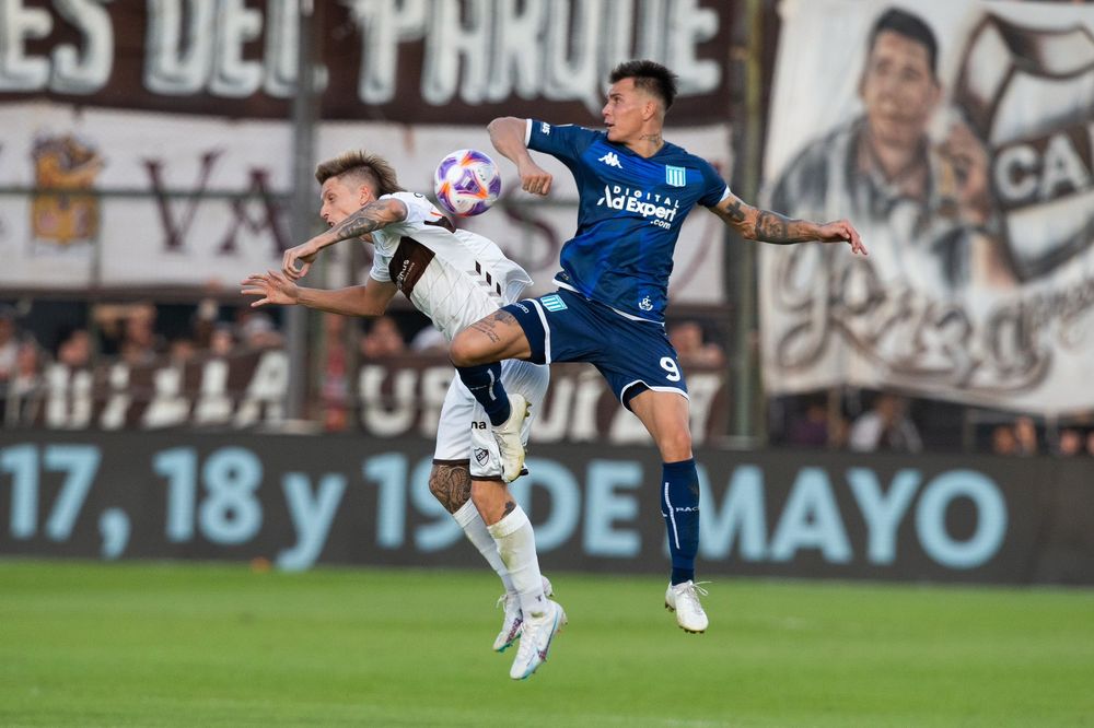 Racing no levanta cabeza: perdió por goleada con Platense