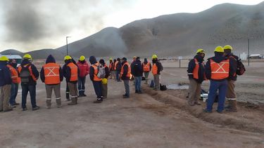 Protesta. Durante dos días los trabajadores paralizaron la construcción de los piletones para litio.&nbsp;