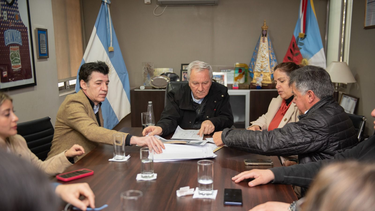 firman convenio para la adquisicion de lotes del plan de viviendas