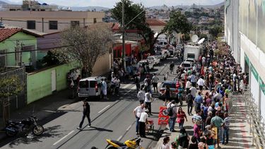 un kilometro de cola para lograr un ticket