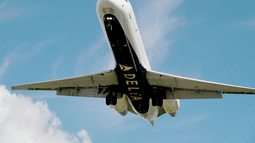 Más de 150 palestinos pasaron 12 horas retenidos en un avión en Sudáfrica Más de 150 palestinos pasaron 12 horas retenidos en un avión en Sudáfrica