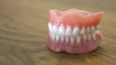 Insólito: le robaron la dentadura postiza a un abuelo de 85 años
